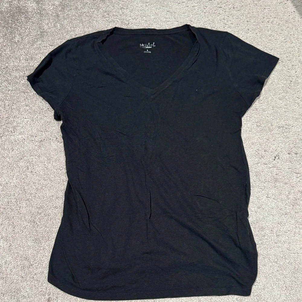 Isabel Maternity by Ingrid & Isabel Black V-Neck Short Sleeve Tee